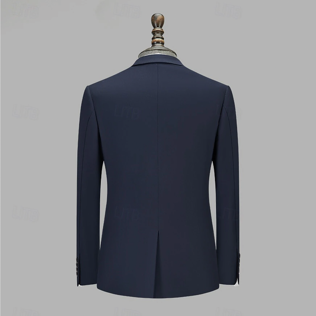 Elegant and modern wool blazer for men with timeless class and sophisticated style | Jari