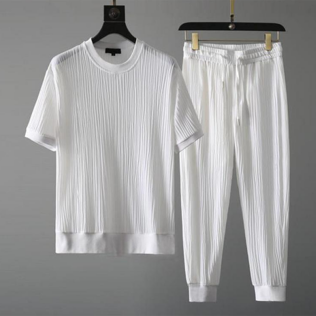 Stretchy and pleated men's shirt and trousers with ultimate comfort and modern elegance | Daniel