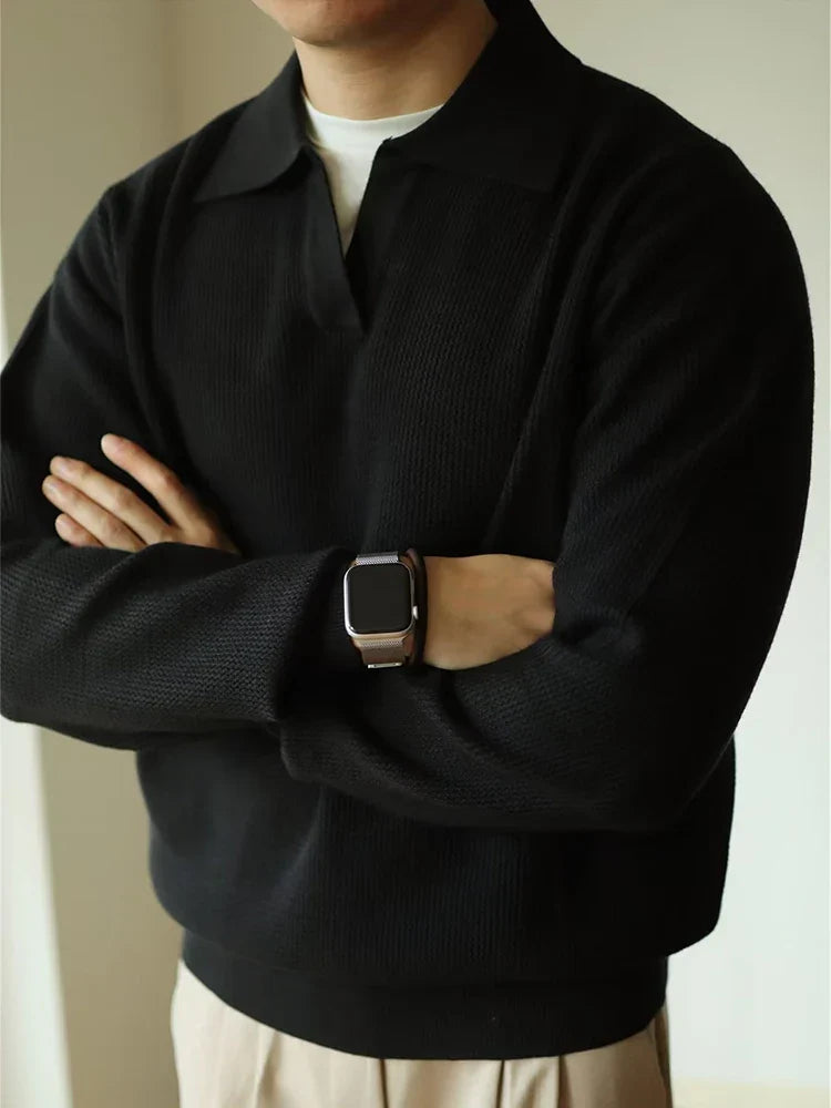 Sophisticated men's knitted polo shirt with modern touch and classic elegance | Bas