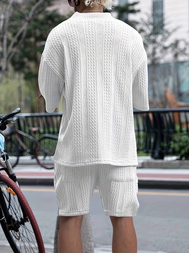 Soft knit V-neck shirt and comfortable shorts set for men with timeless stlye | Michiel