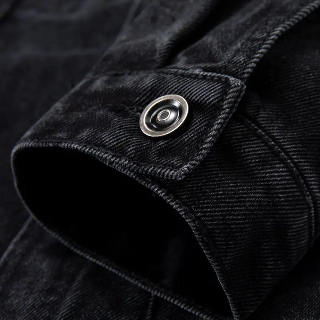 Classic denim jacket with multiple pockets for effortless style and versatile comfort | Kyan