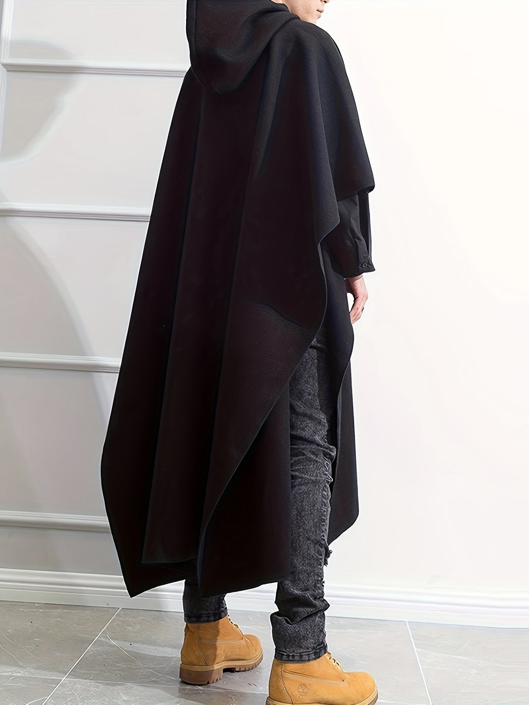 Casual and stylish hooded coat for men with loose fit and lightweight design | Bjorn