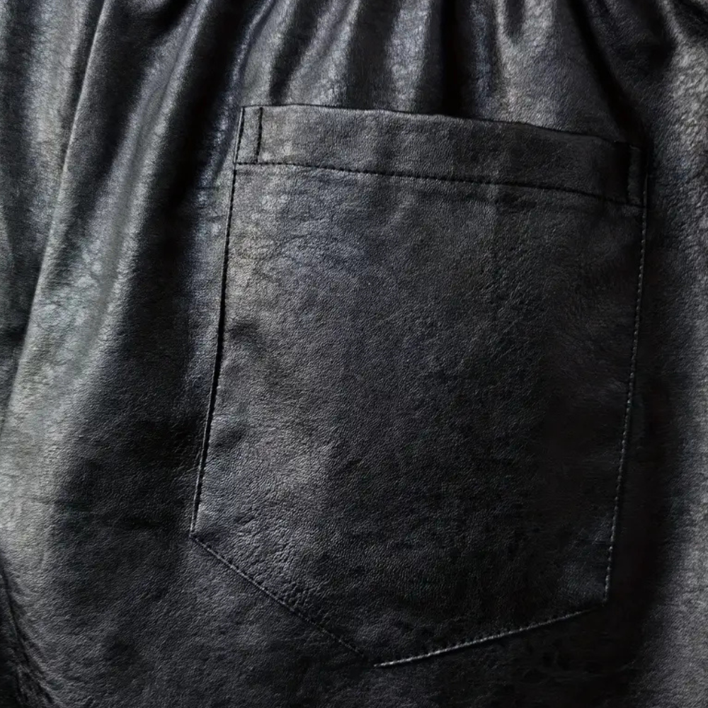Luxury leather Cargo trousers for men with plush lining and ultimate comfort | Leon