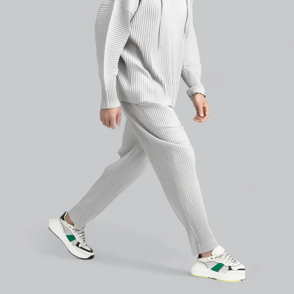 Casual men's trousers with modern pleated details for a stylish fit | Jake