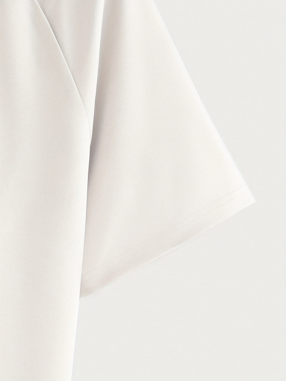 Two-piece Men's Set | Slim & Relaxed | Round Neck Top & Shorts