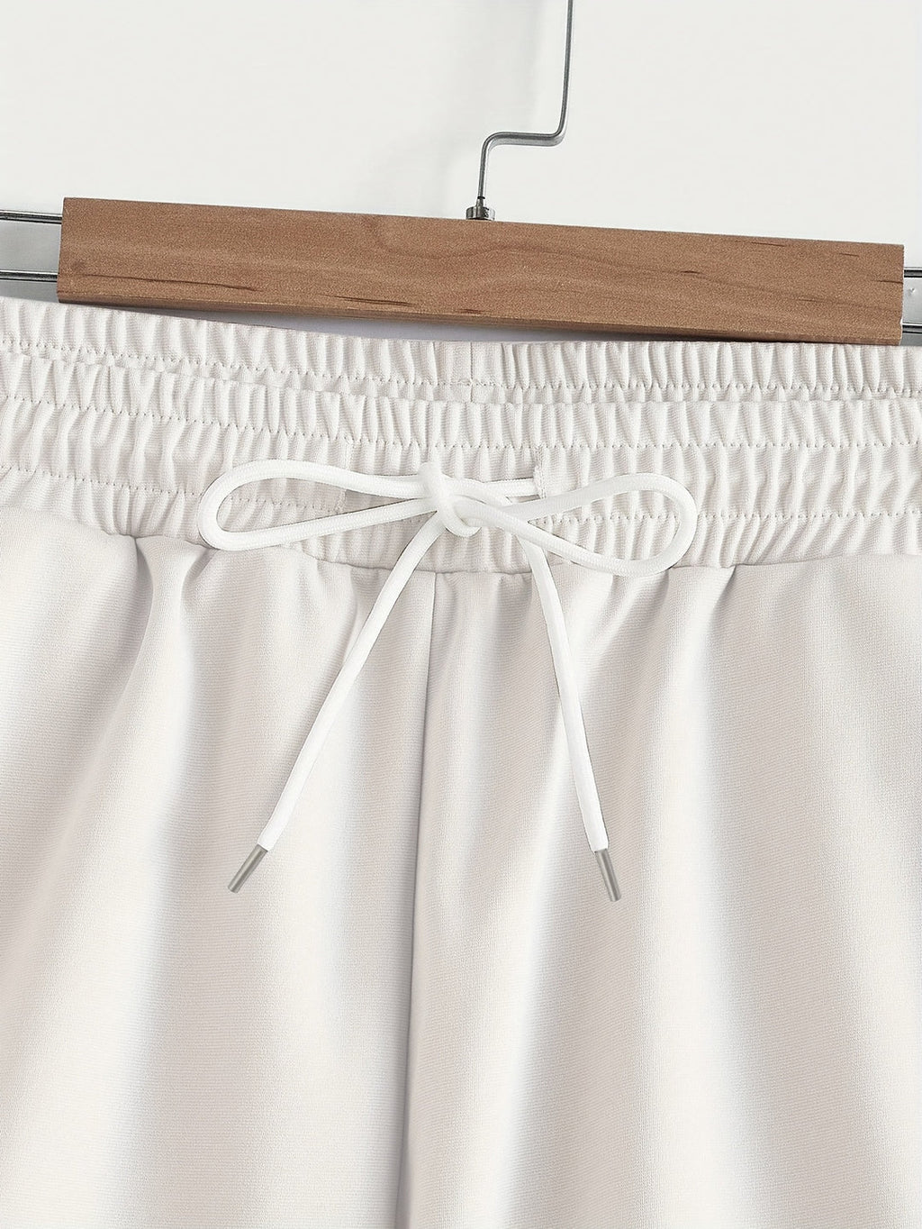 Two-piece Men's Set | Slim & Relaxed | Round Neck Top & Shorts