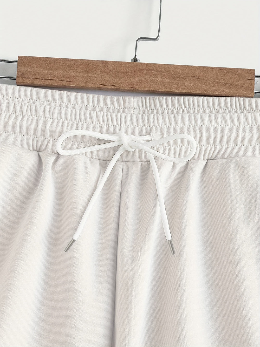 Two-piece Men's Set | Slim & Relaxed | Round Neck Top & Shorts