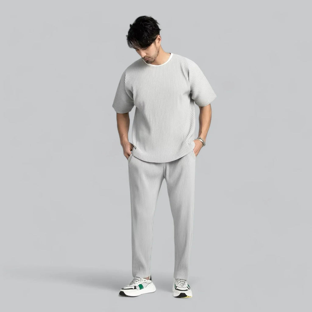 Casual men's trousers with modern pleated details for a stylish fit | Jake