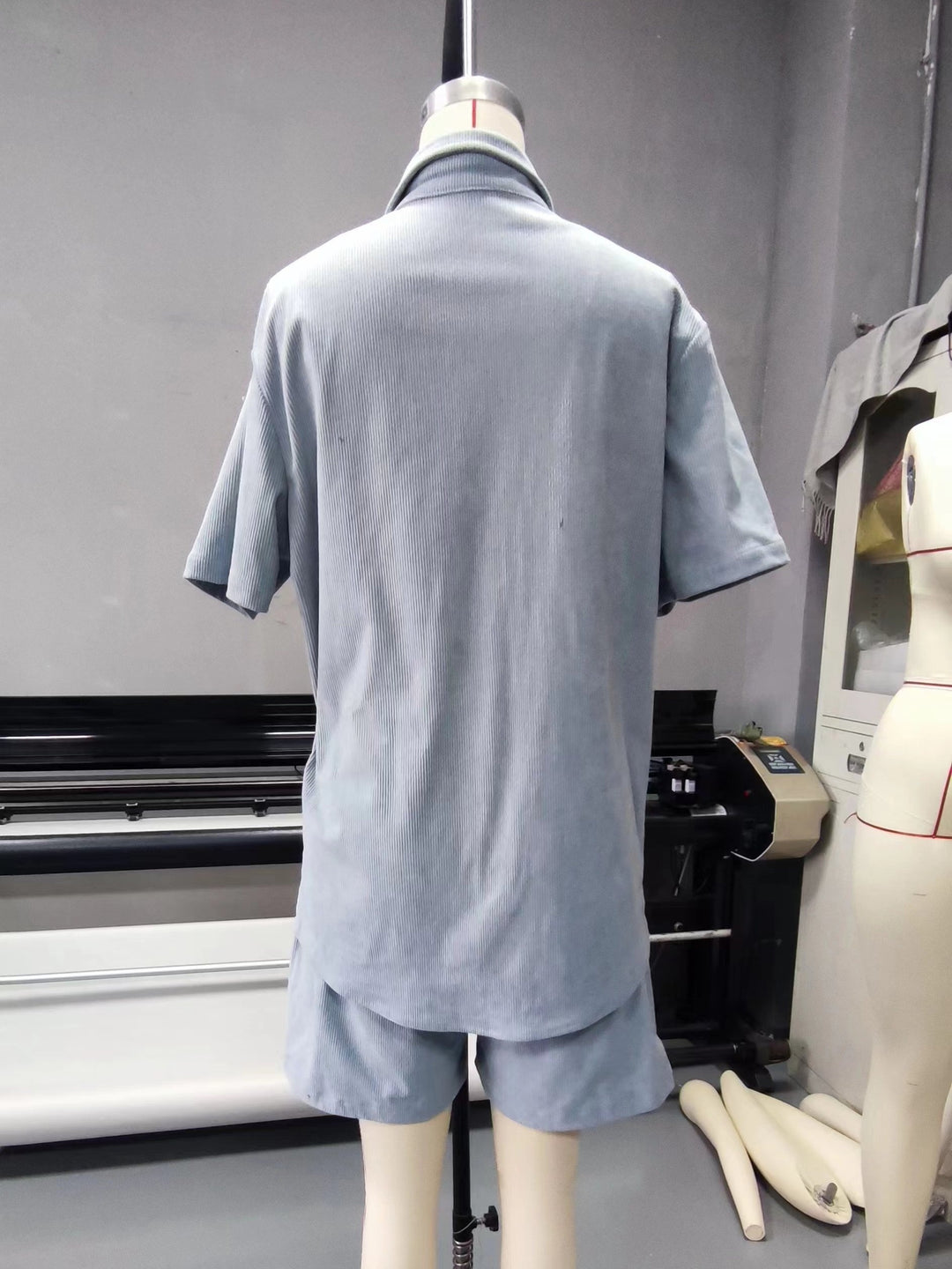 Comfortable and stylish men's corduroy set for timeless elegance | Mats
