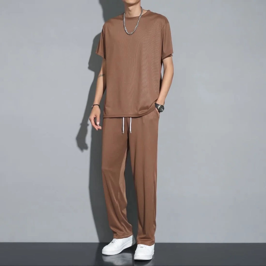 Men's sports suit in lightweight and breathable fabric for ultimate comfort | Mischa