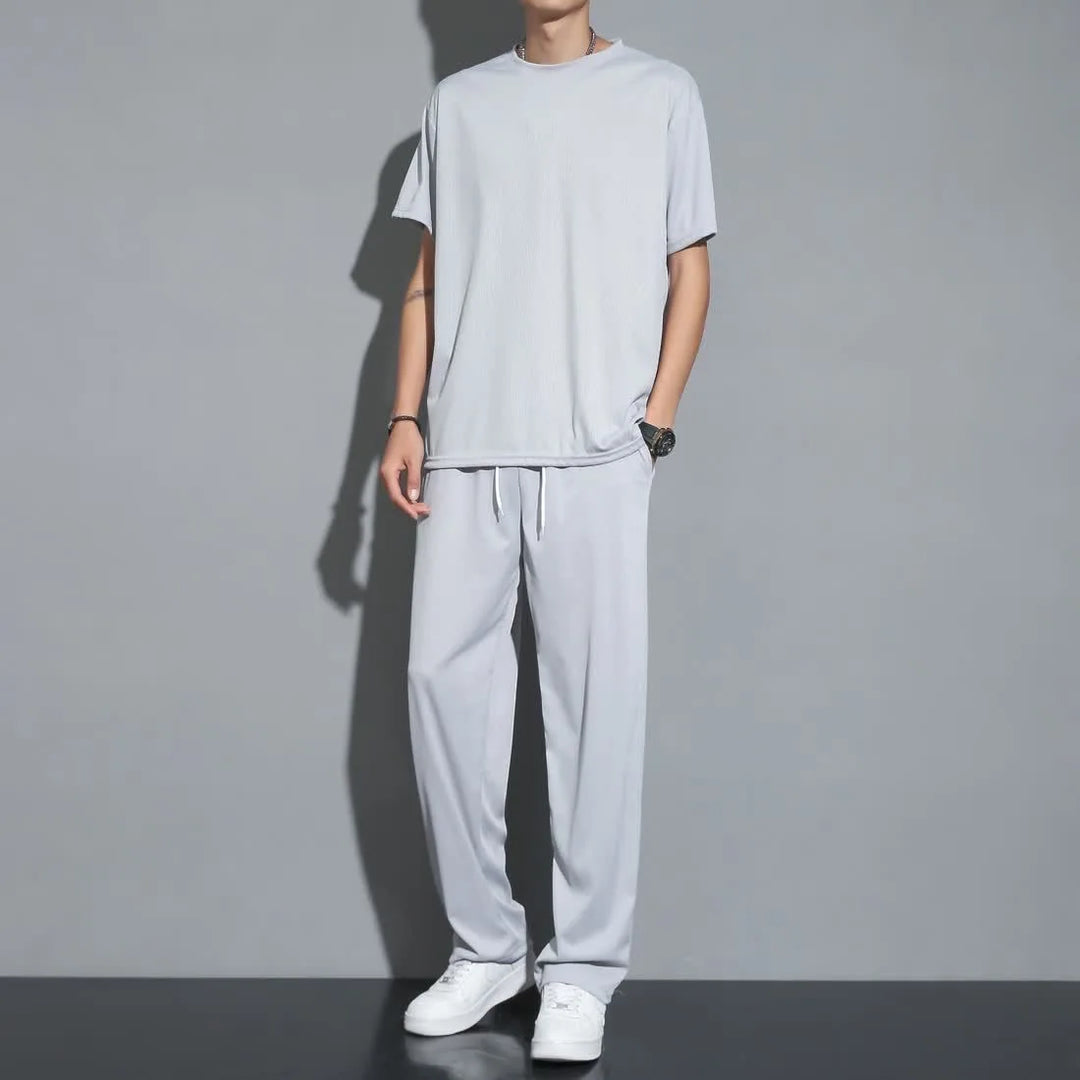 Men's sports suit in lightweight and breathable fabric for ultimate comfort | Mischa