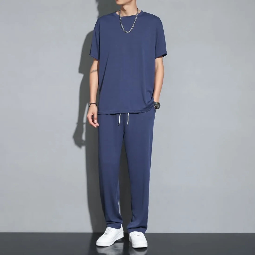 Men's sports suit in lightweight and breathable fabric for ultimate comfort | Mischa