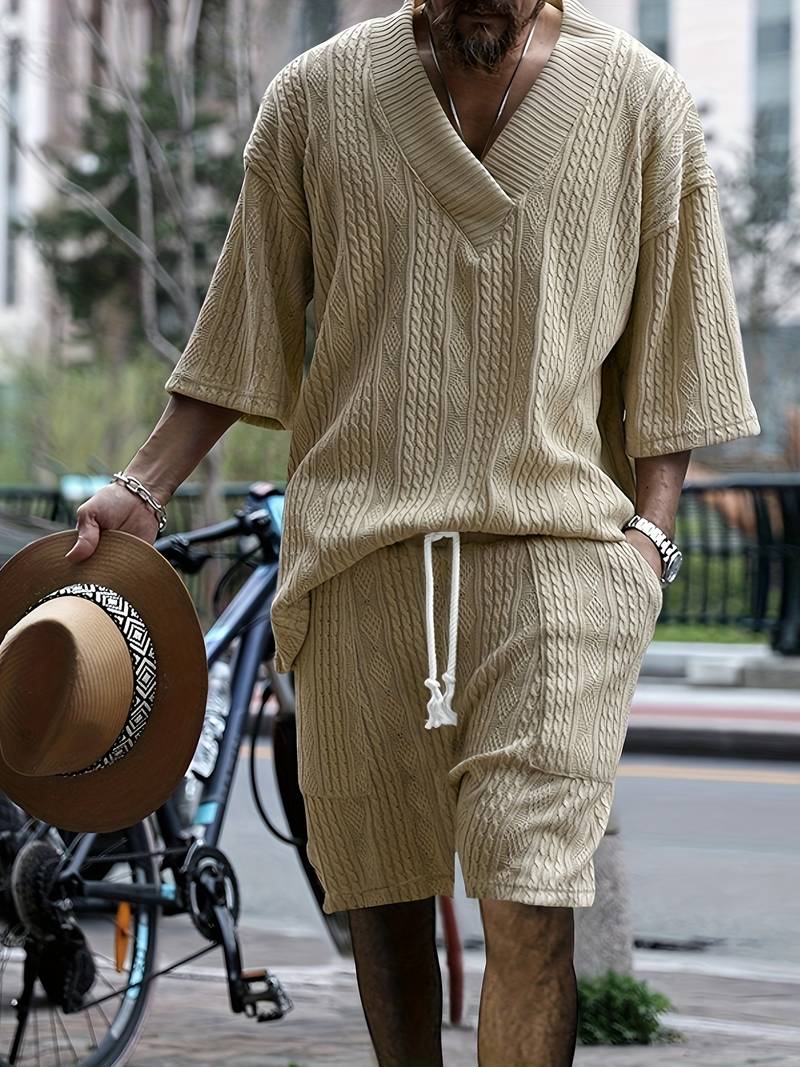 Soft knit V-neck shirt and comfortable shorts set for men with timeless stlye | Michiel