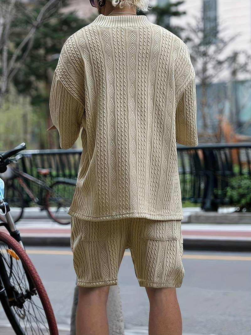 Soft knit V-neck shirt and comfortable shorts set for men with timeless stlye | Michiel