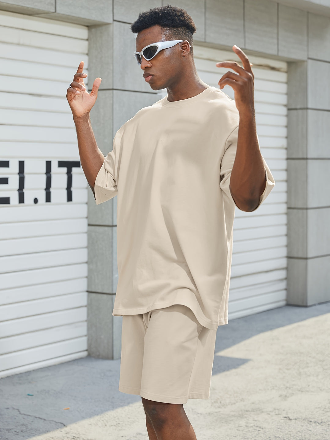Slim and Casual Men's 2-Piece Solid Coloured T-Shirt and Short Summer Set | Joas
