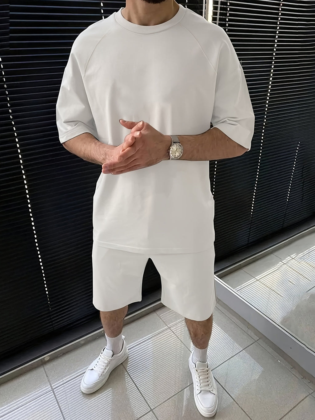 Two-piece Men's Set | Slim & Relaxed | Round Neck Top & Shorts