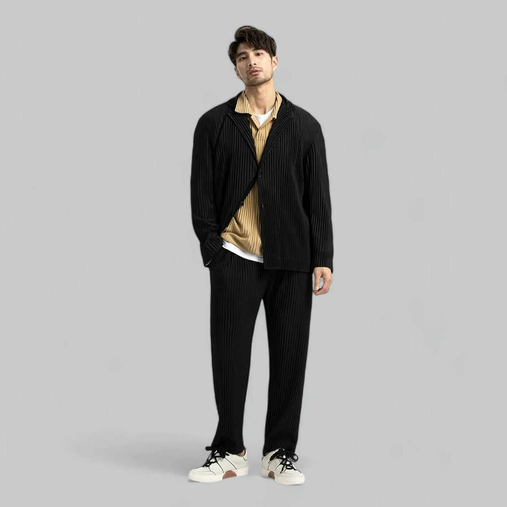 Casual men's trousers with modern pleated details for a stylish fit | Jake
