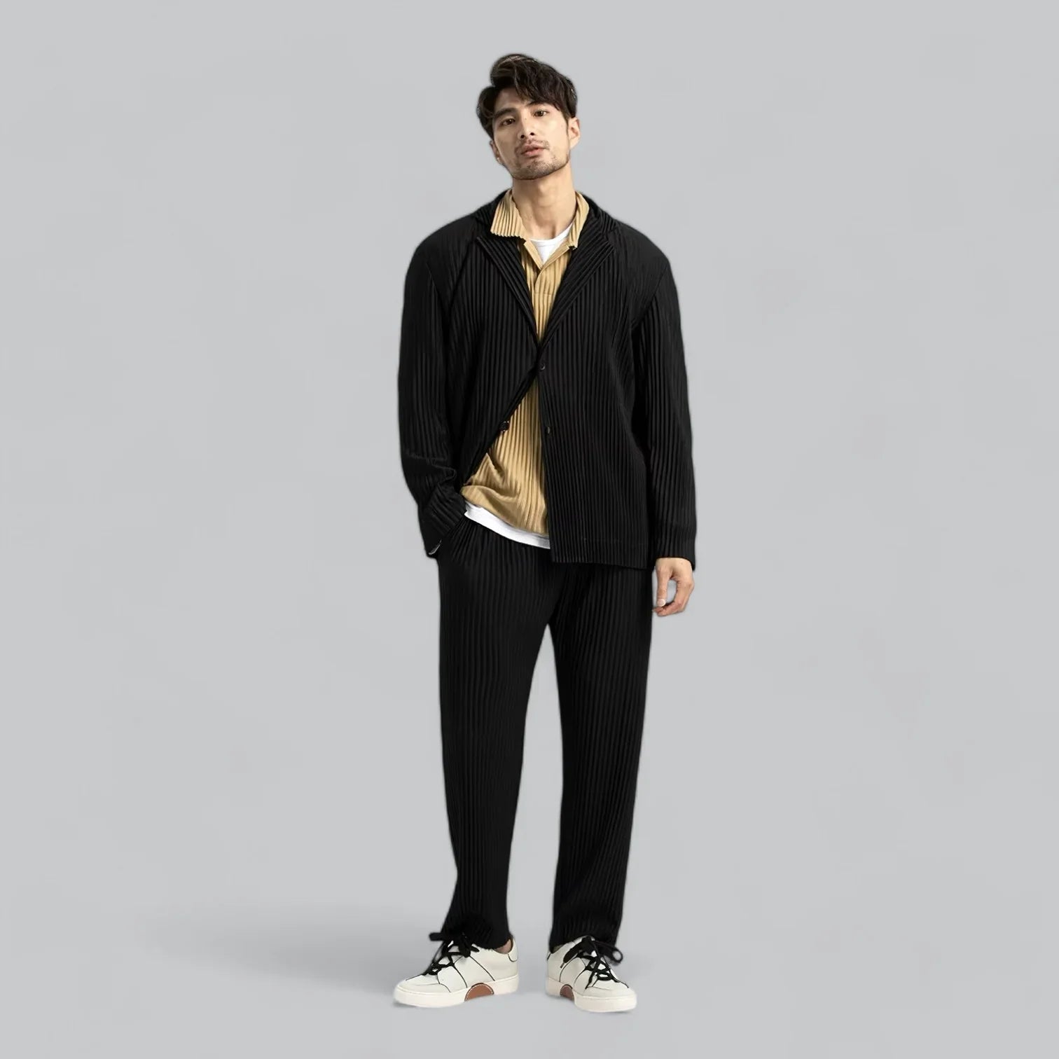 Casual men's trousers with modern pleated details for a stylish fit | Jake