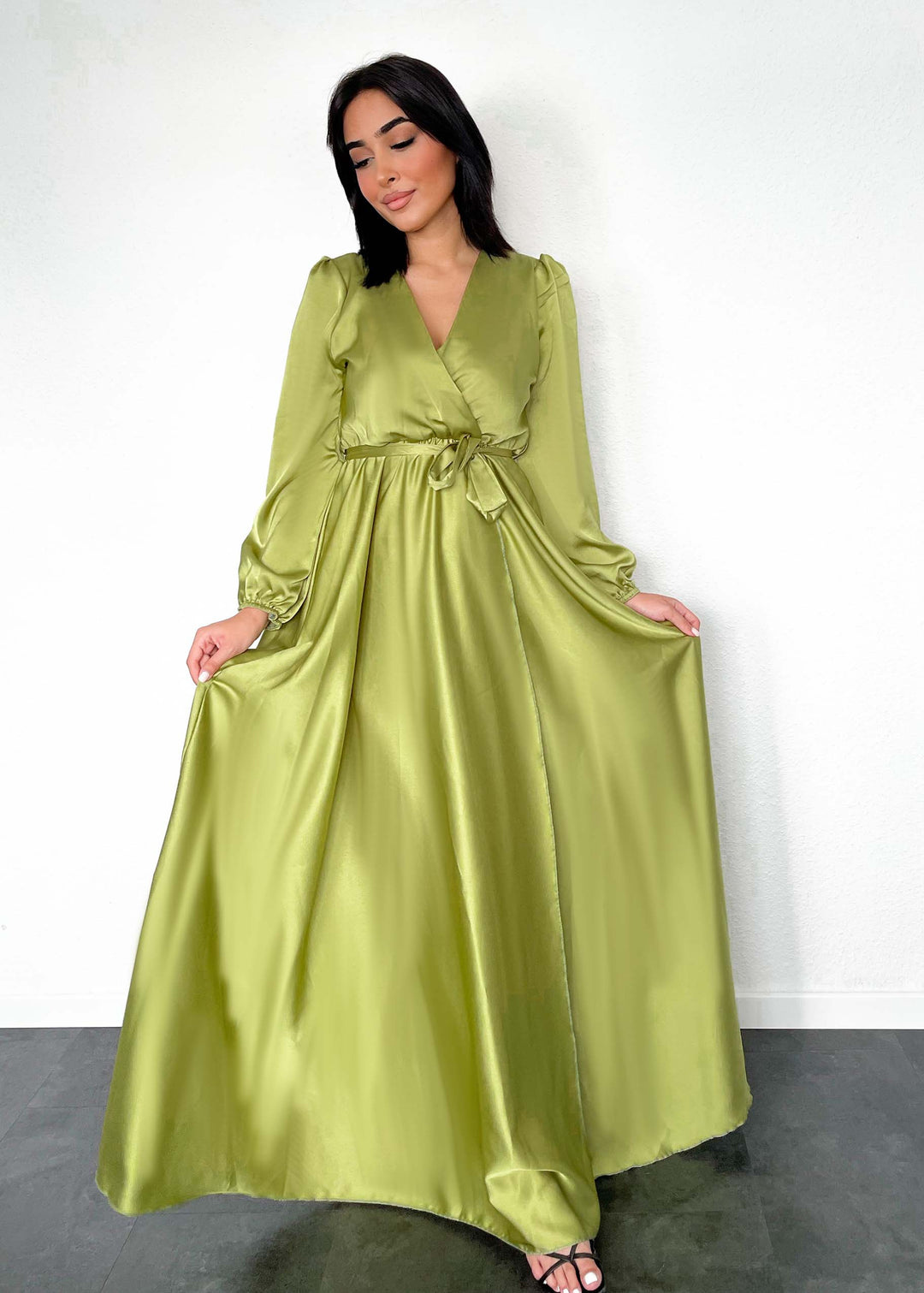 Stylish long dress for women - 2024 Edition