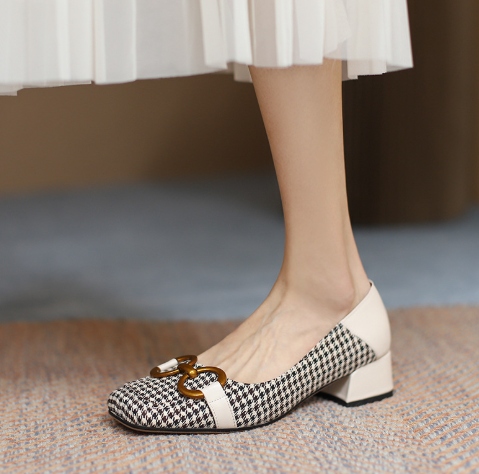 Ballerinas with houndstooth pattern and buckle detail