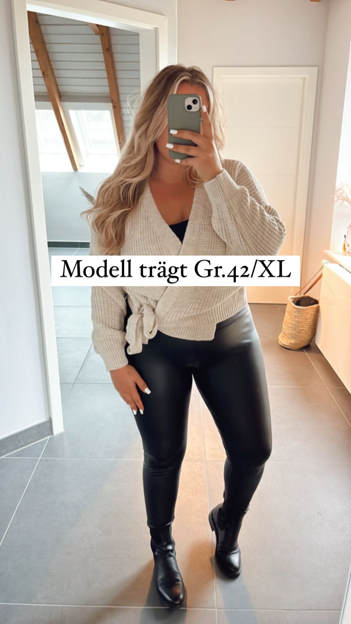 Amelia™ leather look leggings