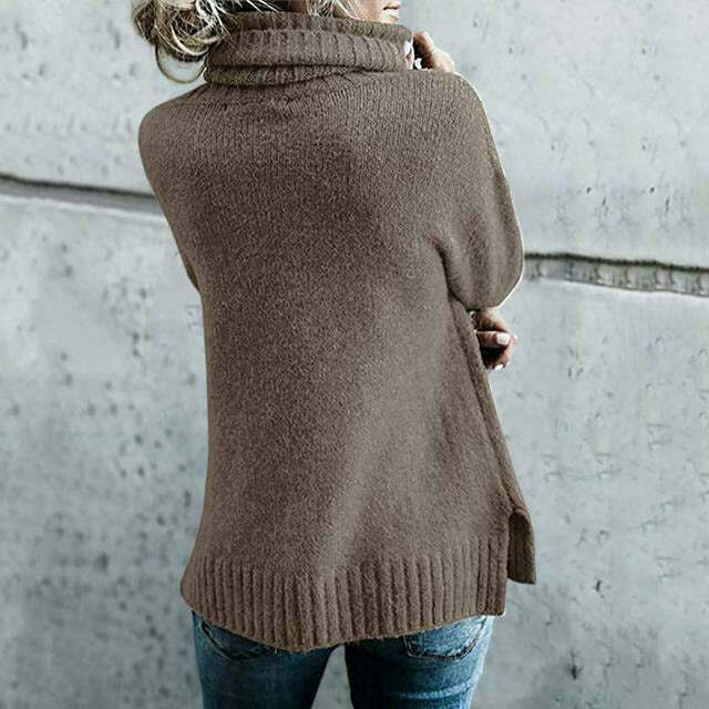 Women's - Oversized Turtleneck Sweater - Cosy Knit for Casual Days