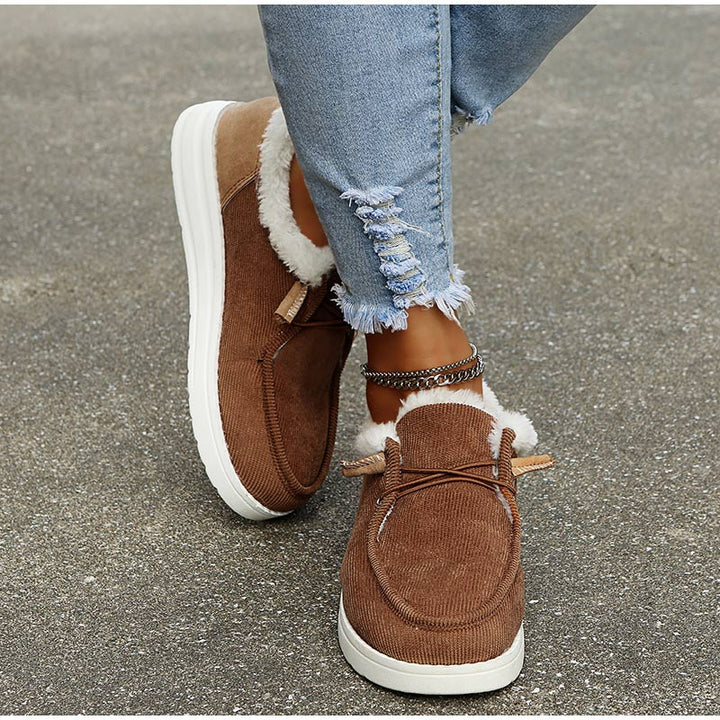 Elegant winter sneakers with fur lining