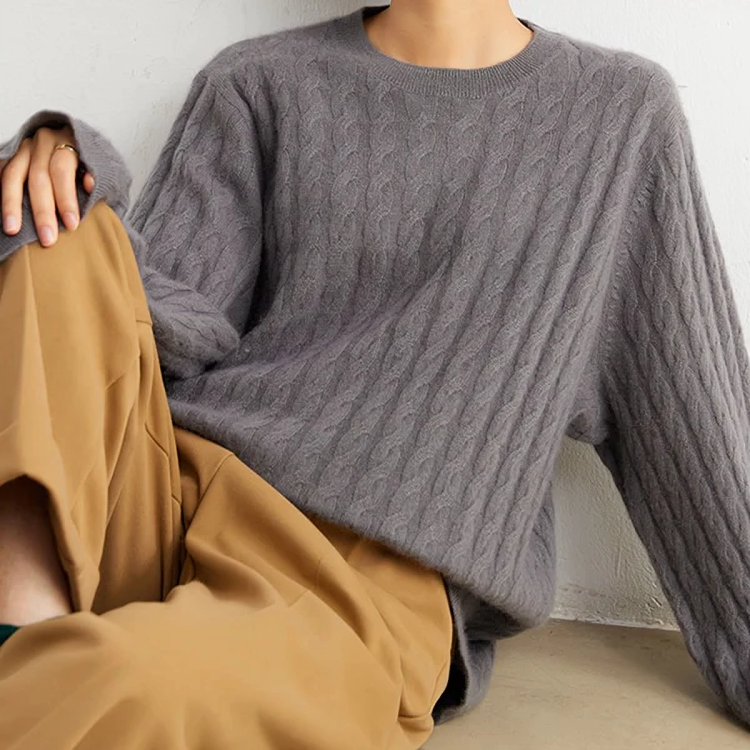 Oversized cashmere jumper for women