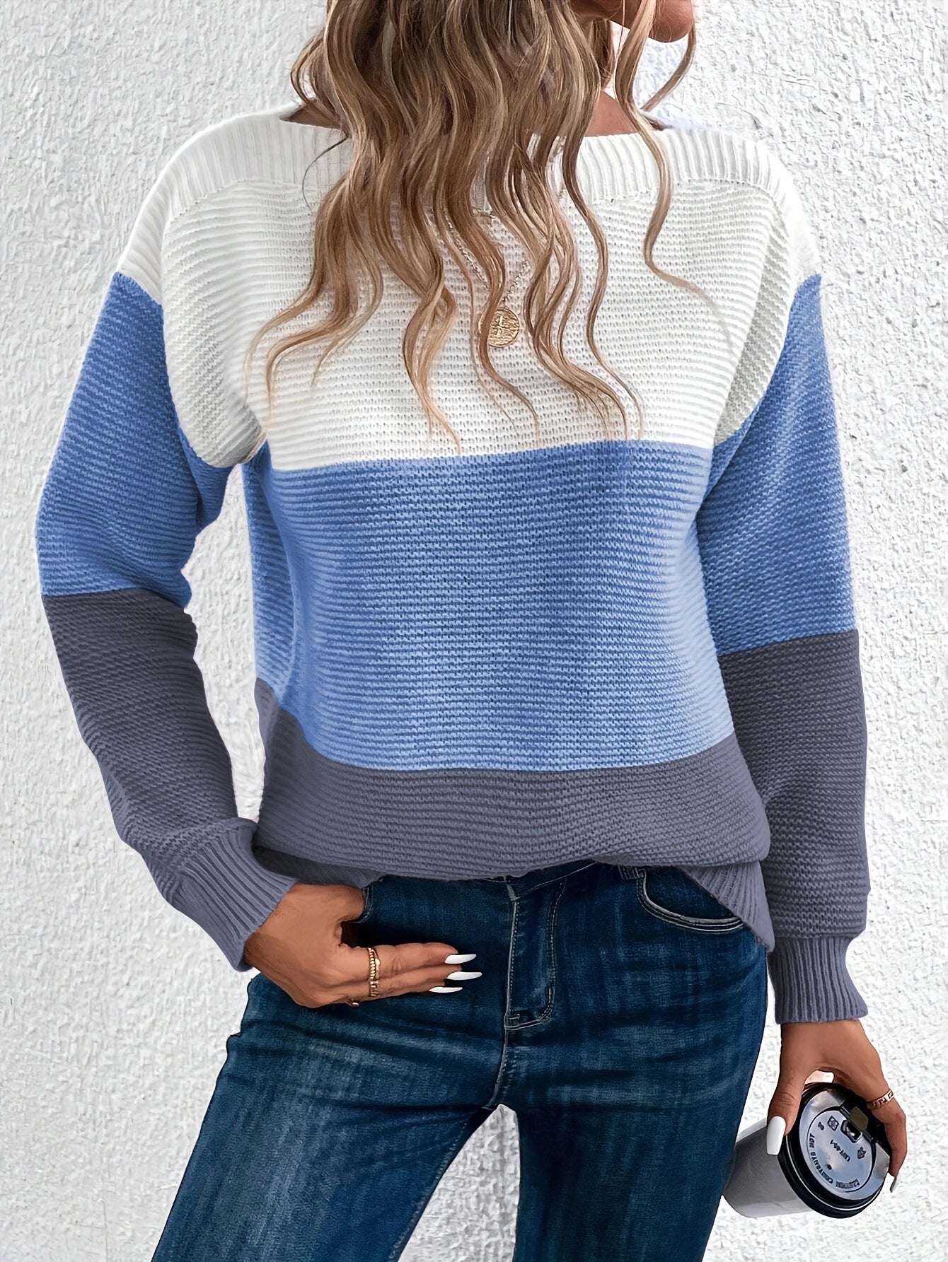 Women's - Cosy Knit Sweater - Soft Material - Casual Style - Perfect for Layering