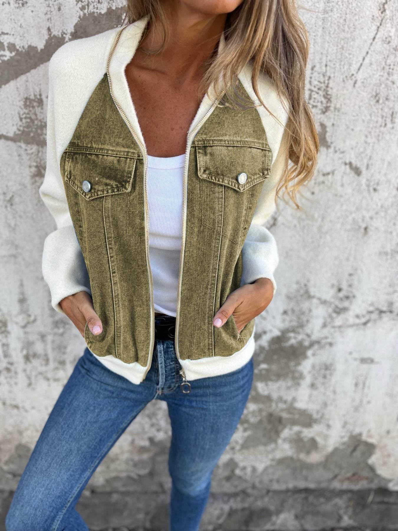 Women's - Jacket - Denim - Classic Fit Stylish Design - Versatile Layering for Every Wardrobe
