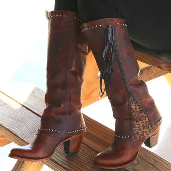 Boots with round toe