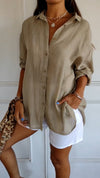 Elegant vintage long-sleeved shirt