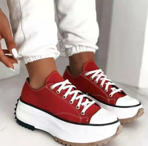 Stylish platform sneaker