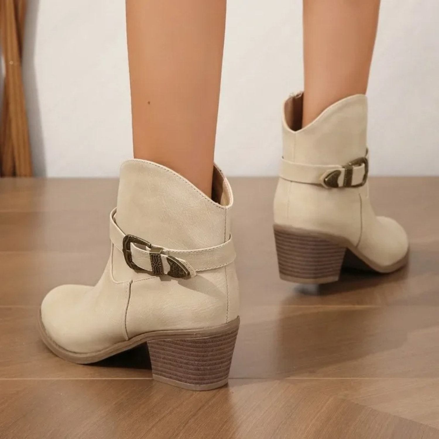 Liv | Milky white suede ankle boots with buckle