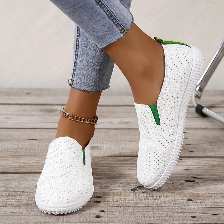 Women's flat shoes