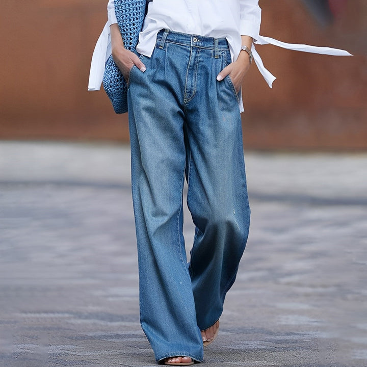 Women - High-Waisted Loose Jeans - Classic Style for Comfort - Trendy Casual Denim