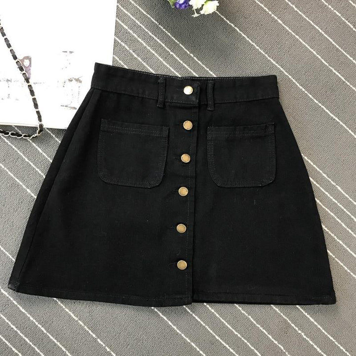 Classic denim skirt with buttons