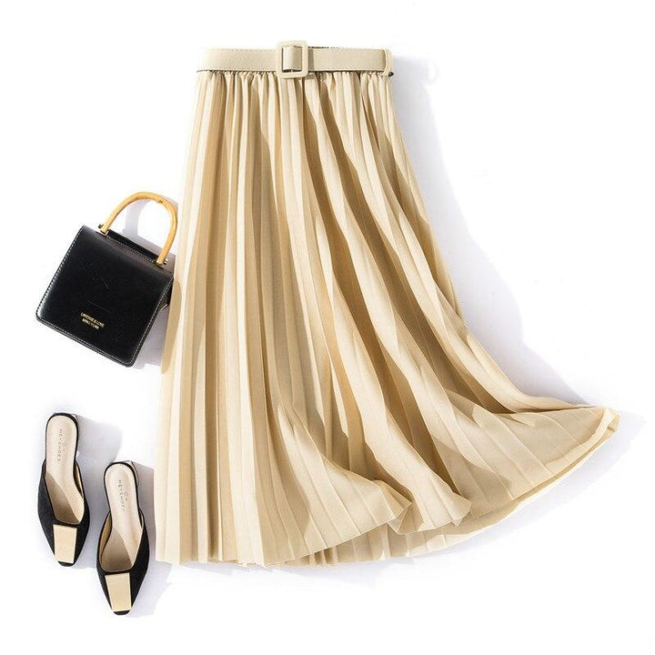 Pleated skirt with belt