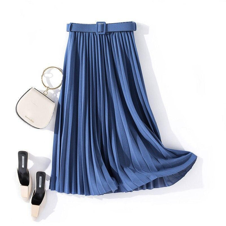 Pleated skirt with belt