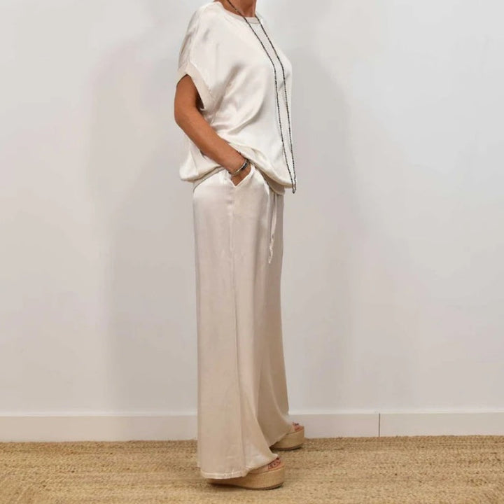Women's - Two-Piece Set - Stylish and Comfortable - Perfect for Any Occasion - Trendy Outfit for Women