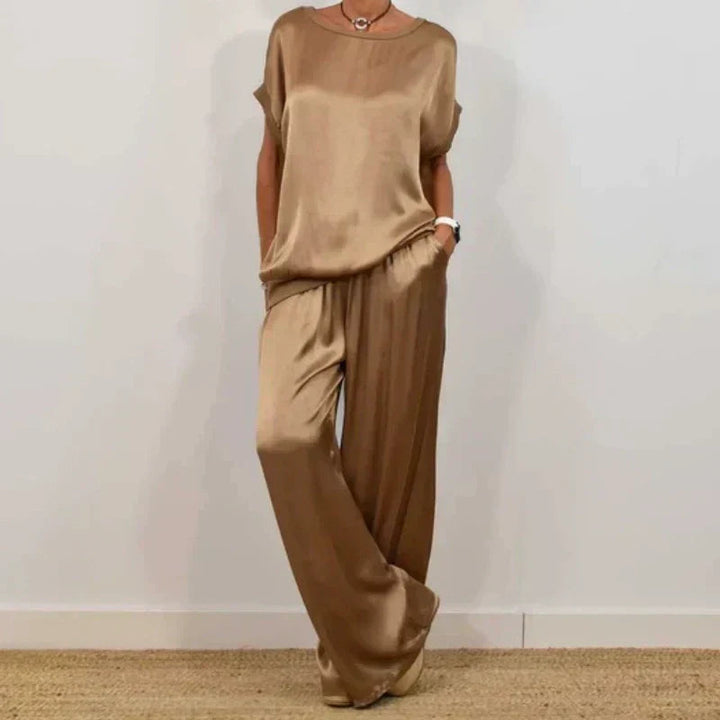 Women's - Two-Piece Set - Stylish and Comfortable - Perfect for Any Occasion - Trendy Outfit for Women