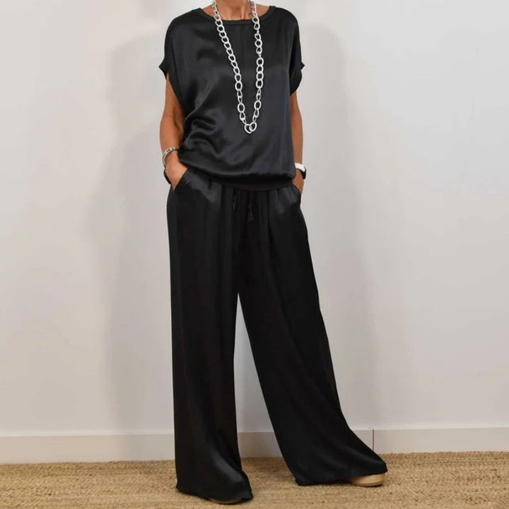 Women's - Two-Piece Set - Stylish and Comfortable - Perfect for Any Occasion - Trendy Outfit for Women