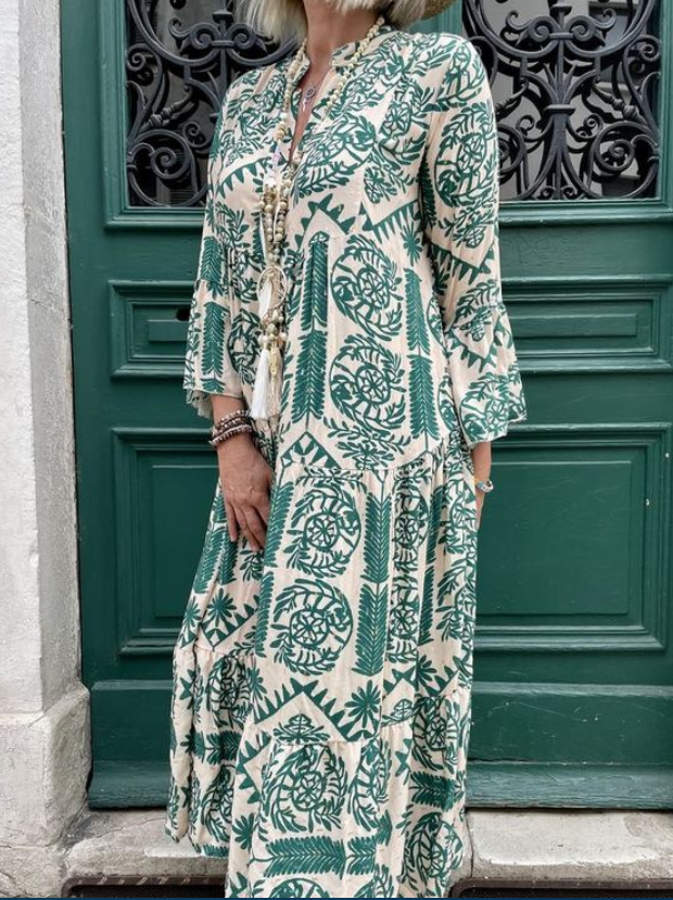 Maxi dress with paisley print and long sleeves with button placket