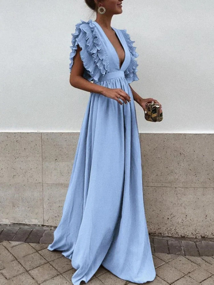 Elegant dress with V-neck and ruffled sleeves