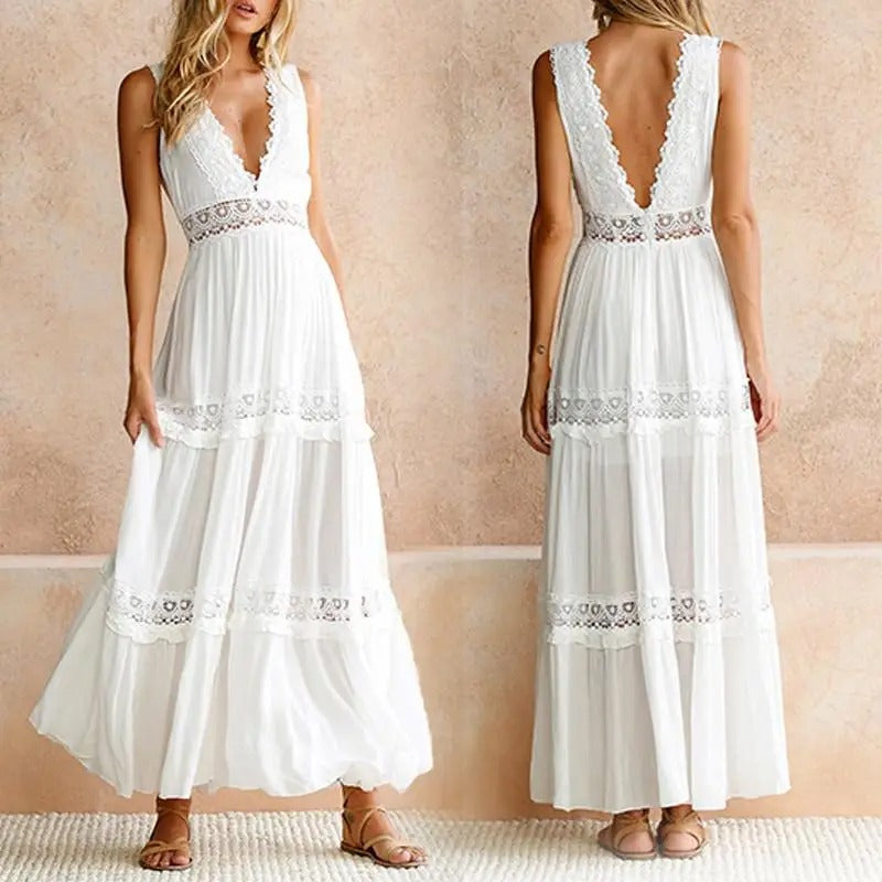 Vintage maxi dress with V-neck and lace