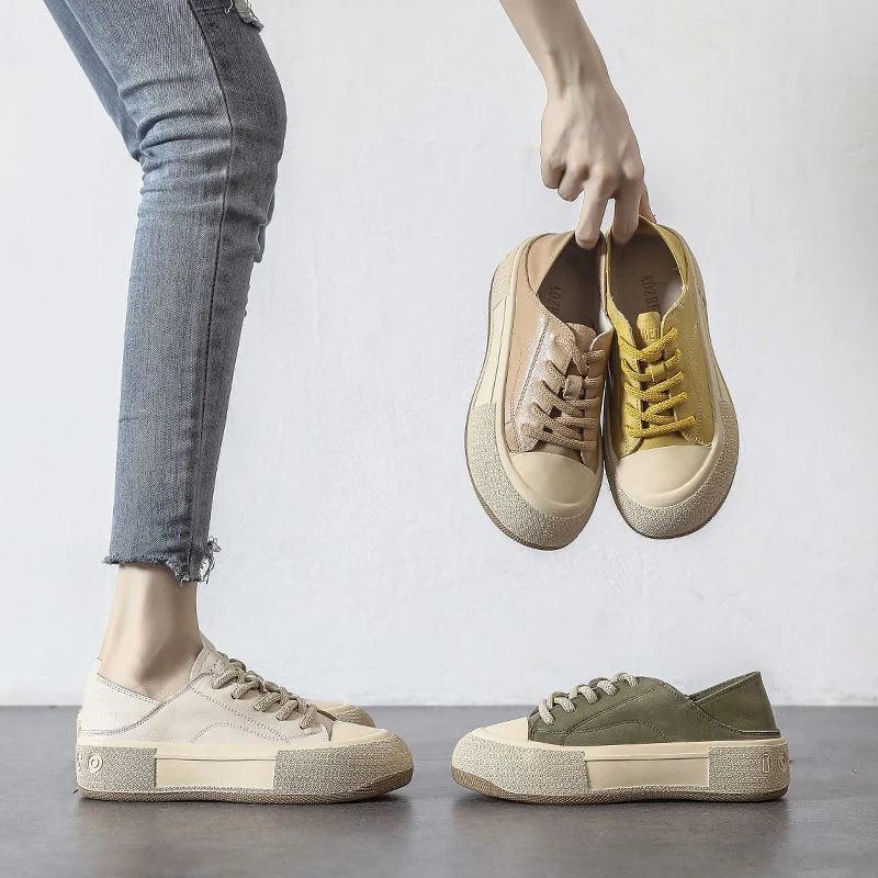 Trendy platform sneakers with metallic effect