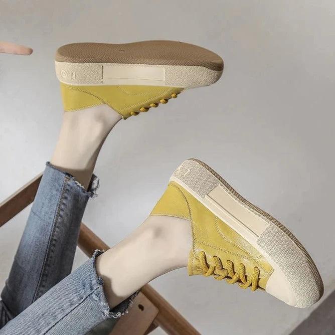 Trendy platform sneakers with metallic effect