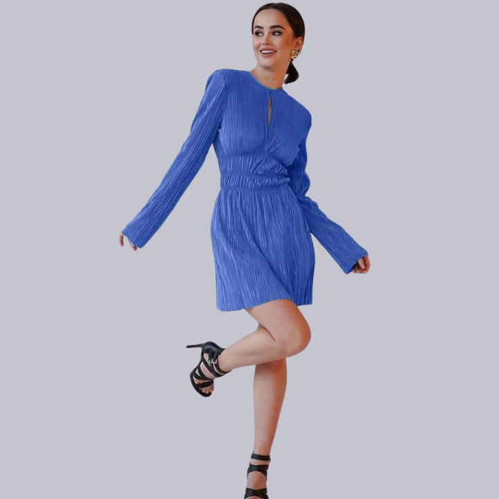 Sophisticated pleated minidress with waist cinching