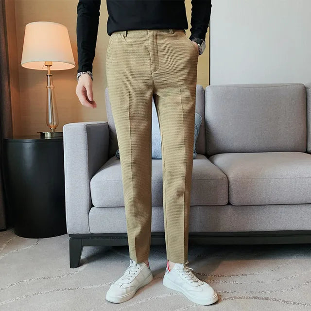 Slim-fit trousers with a subtle checked pattern