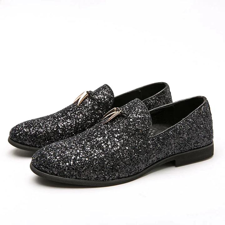 Elegant slip-on shoes with glitter and tassels